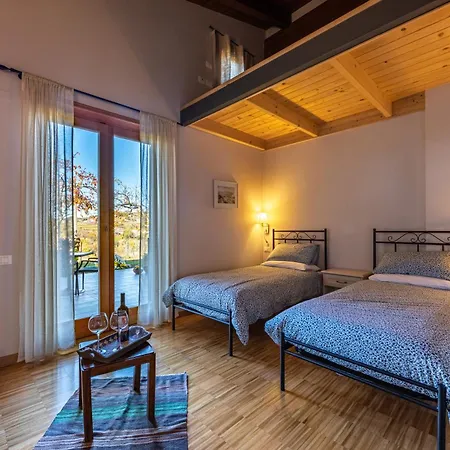 Farmház Alloggi Agrituristici Paraschos